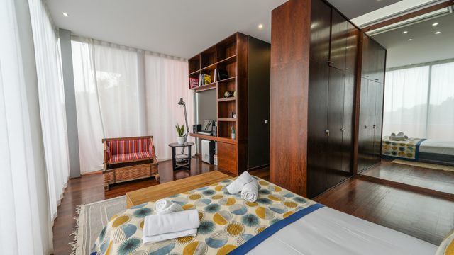 Master suite, beside the glass