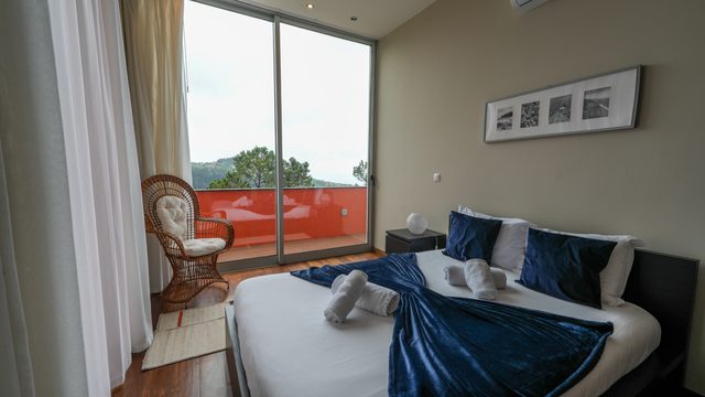 Guest room, onto the orange terrace