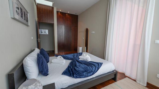 Guest room wardrobes