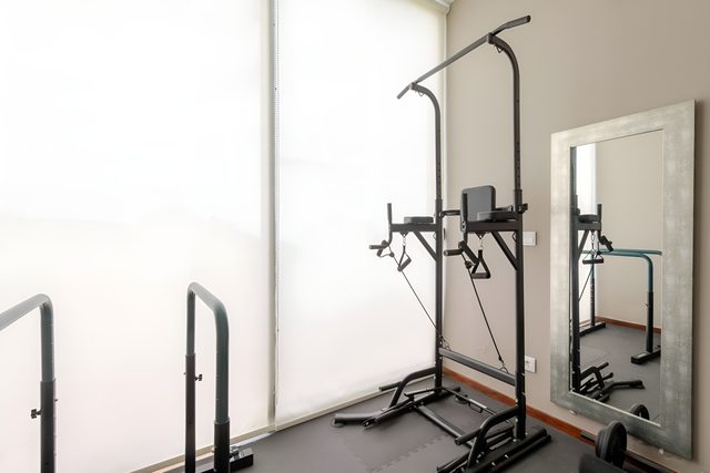 The pull-up station