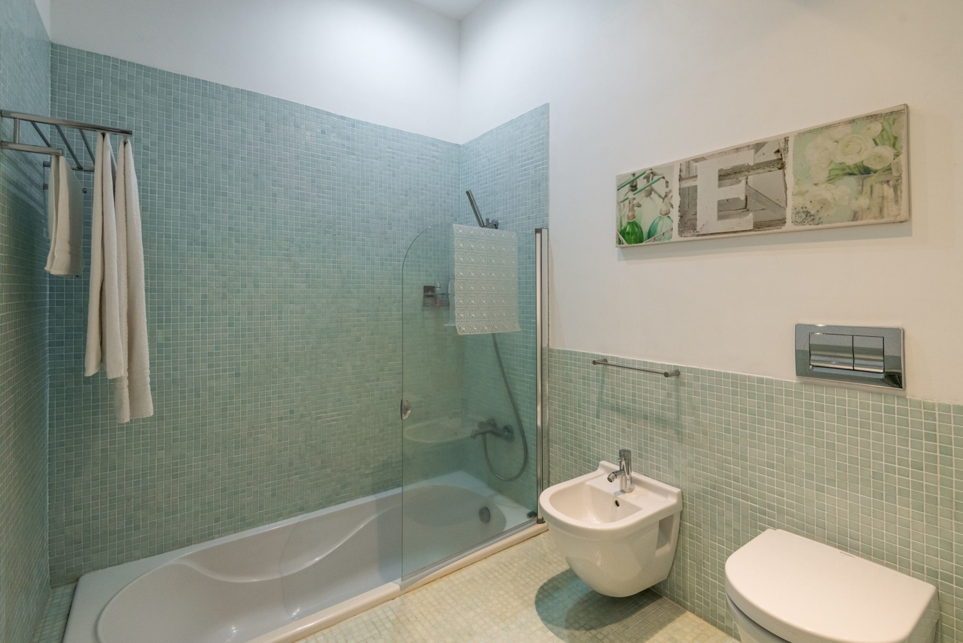 Master ensuite bathroom